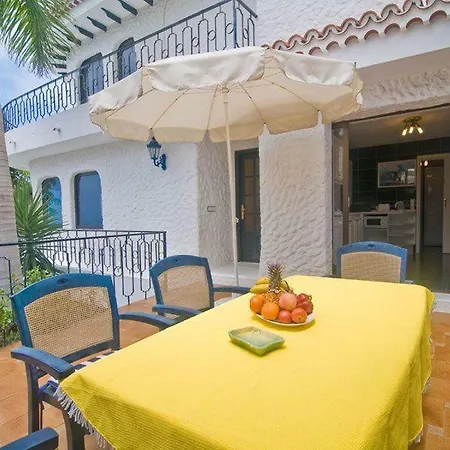 Luxusvilla-in-teneriffas-gruenem-norden-mit-privatpool-und-fitnessraum Villa